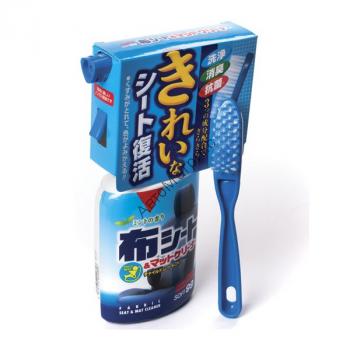 Soft99 02080 Fabric Seat Cleaner Очиститель ковров и сидений автомобиля, 400 мл. Три активных вещества (дезодорант, антисептик, ароматизатор) обеспечивают тройной эффект: очистка, удаление неприятных запахов и уничтожение бактерий. Подходит для очистки сидений из ткани, искусственной кожи и деталей из пластика. Активные вещества быстро удаляют частицы грязи и возвращают обивке небывалую чистоту. Подходит также для детских сидений.